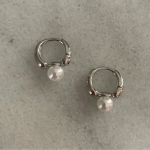 COPY - COPY - Sterling Silver Pearl Thick Huggie Hoop Earrings Brand New